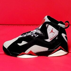 Jordan True Flight GS Black Red Wolf Grey Sneakers #343796-060 size 6Y Big Boys